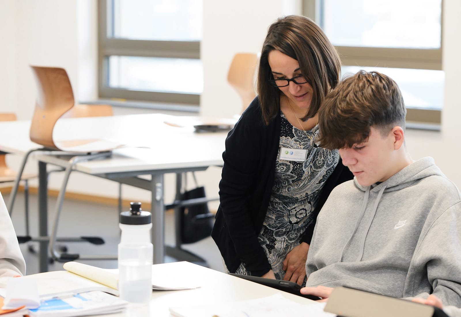 Eine Gruppe Abschlussschüler der Cologne International School